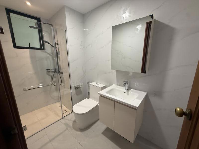 Spring Grove, 53 Grange Road, Tanglin / Holland / Bukit Timah, 2 Bedrooms, 1,012 sqft, Condominium For Rent, by Pearl Wong, 500243839 - Bathroom - PropertyGuru.com.sg