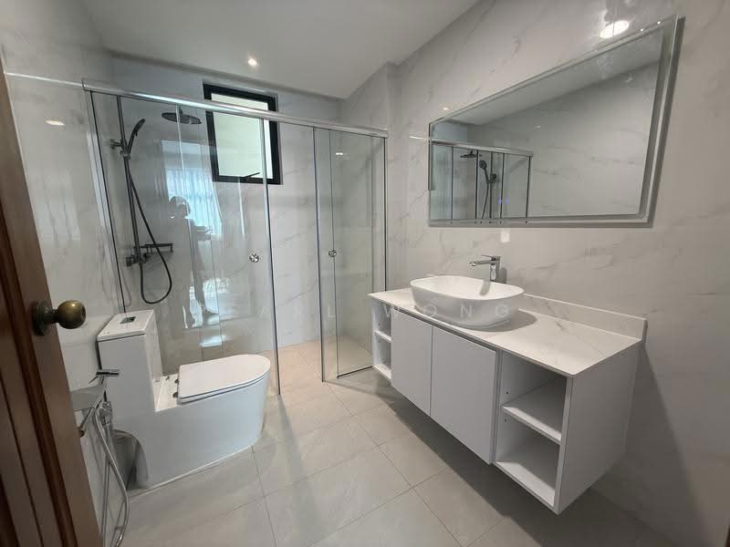 Spring Grove, 53 Grange Road, Tanglin / Holland / Bukit Timah, 2 Bedrooms, 1,012 sqft, Condominium For Rent, by Pearl Wong, 500243839 - Bathroom - PropertyGuru.com.sg