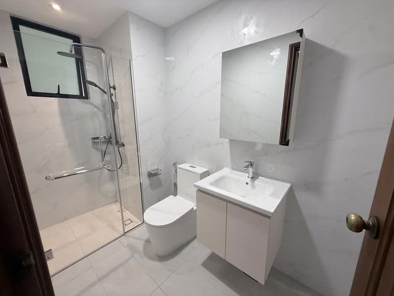 Spring Grove, 53 Grange Road, Tanglin / Holland / Bukit Timah, 2 Bedrooms, 1,012 sqft, Condominium For Rent, by Pearl Wong, 500243839 - Bathroom - PropertyGuru.com.sg