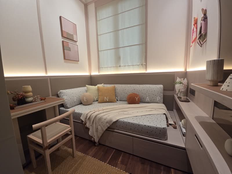 Parksuites, 20 Holland Grove Road, 2 Bedrooms, 786 sqft, Condominium For Sale, by Ellynn Yap, 500243840 - Bedroom - PropertyGuru.com.sg