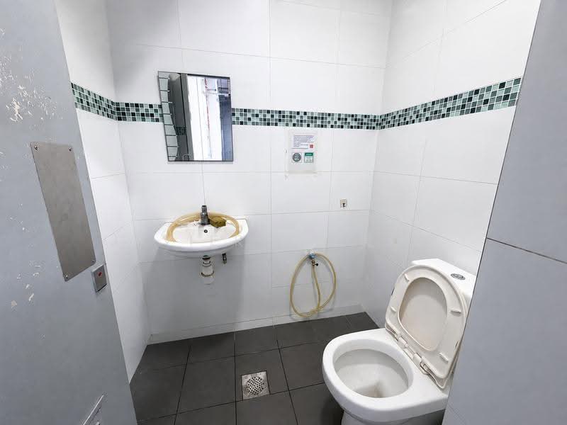 TCH Techcentre, 71 Toh Guan Road East, 1,636 sqft, Factory / Workshop (B2) For Rent, by Javier Ng 黄允健, 500243846 - Bathroom - CommercialGuru.com.sg