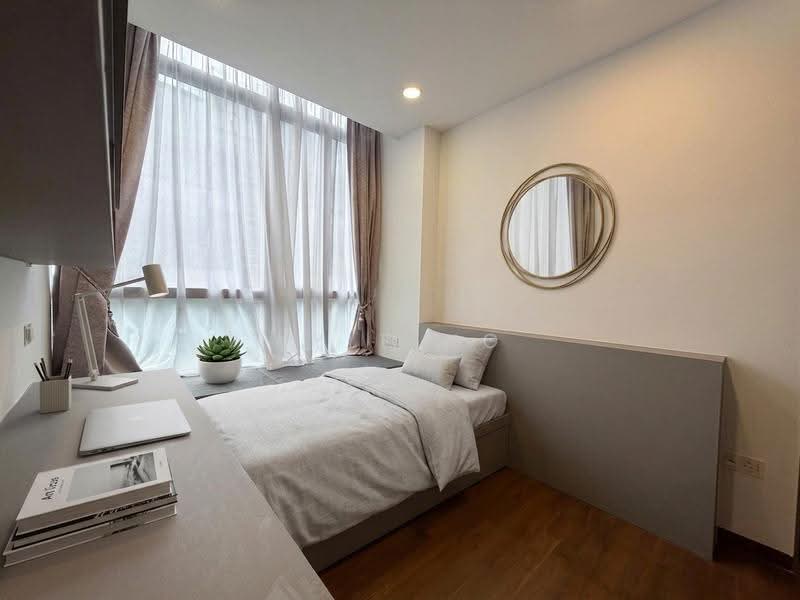 Hallmark Residences, 21 Ewe Boon Road, 3 Bedrooms, 1,518 sqft, Condominium For Sale, by Kyle Ng, 500243848 - Bedroom - PropertyGuru.com.sg