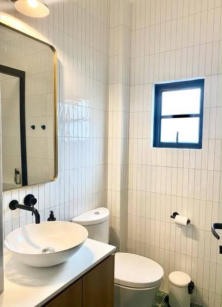 Stangee Place, Stangee Place, 2 Bedrooms, 1,077 sqft, Walk-up Apartment For Rent, by Rachel Koh, 500243856 - Bathroom - PropertyGuru.com.sg