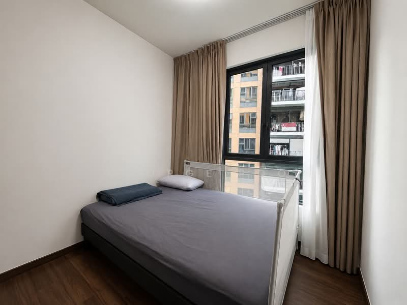 The Brownstone, 154 Canberra Drive, 3 Bedrooms, 958 sqft, Condominium For Rent, by George Poo, 500243869 - Bedroom - PropertyGuru.com.sg