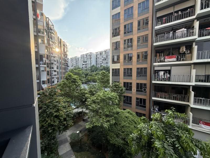 The Brownstone, 154 Canberra Drive, 3 Bedrooms, 958 sqft, Condominium For Rent, by George Poo, 500243869 - Balcony - PropertyGuru.com.sg