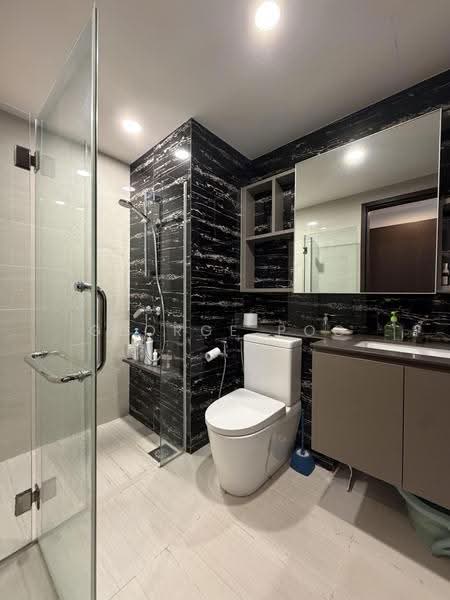 The Brownstone, 154 Canberra Drive, 3 Bedrooms, 958 sqft, Condominium For Rent, by George Poo, 500243869 - Bathroom - PropertyGuru.com.sg