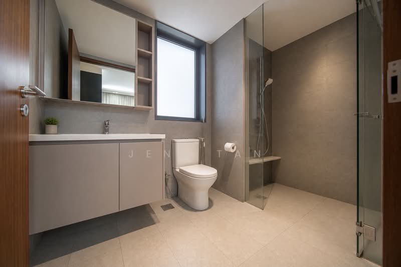 The Visionaire, 174 Canberra Drive, 3 Bedrooms, 980 sqft, Condominium For Sale, by Jenn Tan, 500243873 - Master Bathroom - PropertyGuru.com.sg