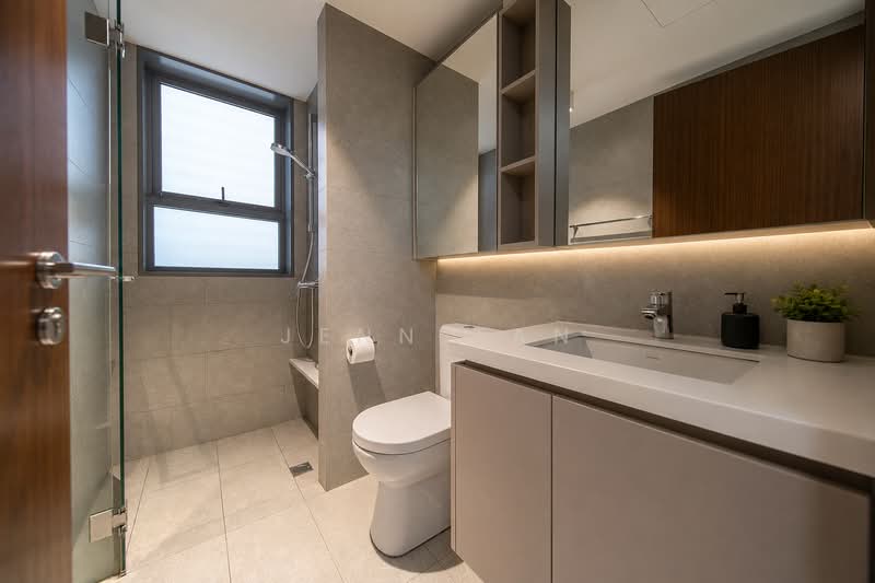 The Visionaire, 174 Canberra Drive, 3 Bedrooms, 980 sqft, Condominium For Sale, by Jenn Tan, 500243873 - Common Bathroom - PropertyGuru.com.sg