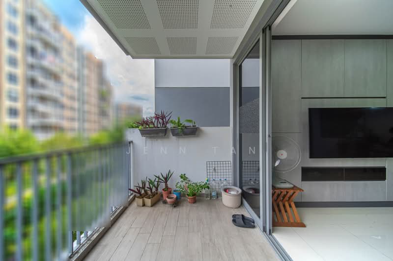 The Visionaire, 174 Canberra Drive, 3 Bedrooms, 980 sqft, Condominium For Sale, by Jenn Tan, 500243873 - Balcony - PropertyGuru.com.sg