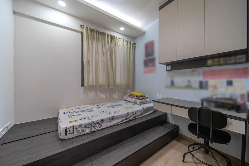 The Visionaire, 174 Canberra Drive, 3 Bedrooms, 980 sqft, Condominium For Sale, by Jenn Tan, 500243873 - Bedroom 2 - PropertyGuru.com.sg