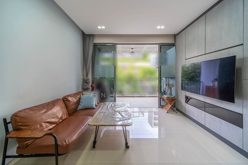 The Visionaire, 174 Canberra Drive, 3 Bedrooms, 980 sqft, Condominium For Sale, by Jenn Tan, 500243873 - Living Room - PropertyGuru.com.sg