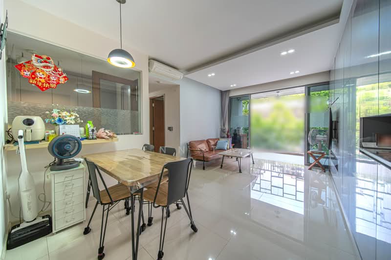The Visionaire, 174 Canberra Drive, 3 Bedrooms, 980 sqft, Condominium For Sale, by Jenn Tan, 500243873 - Living Room - PropertyGuru.com.sg