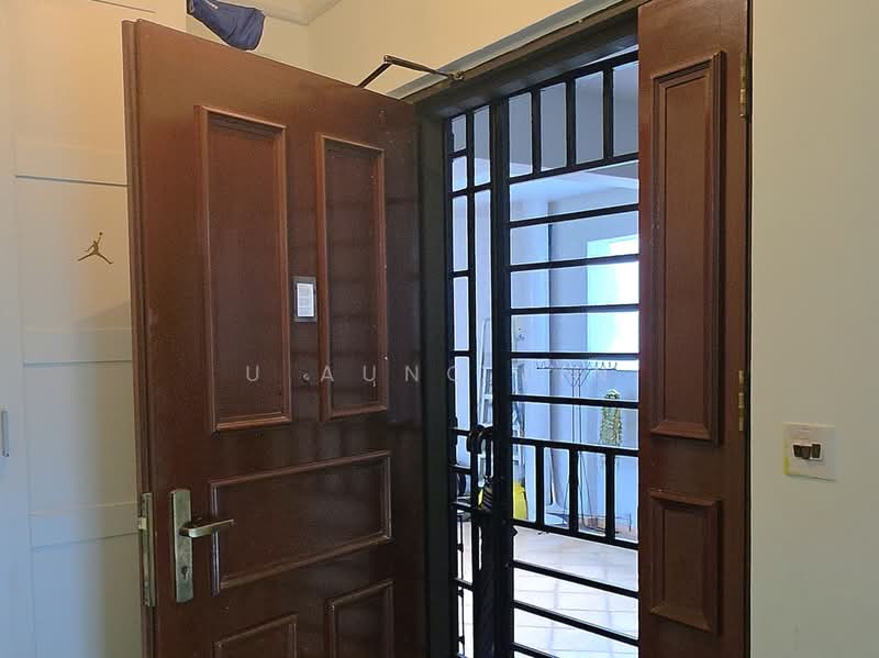 75B Redhill Road, 75B Redhill Road, 3 Bedrooms, 1,076 sqft, HDB Flat For Sale, by U Aung Lin, 500243876 - Entrance - PropertyGuru.com.sg