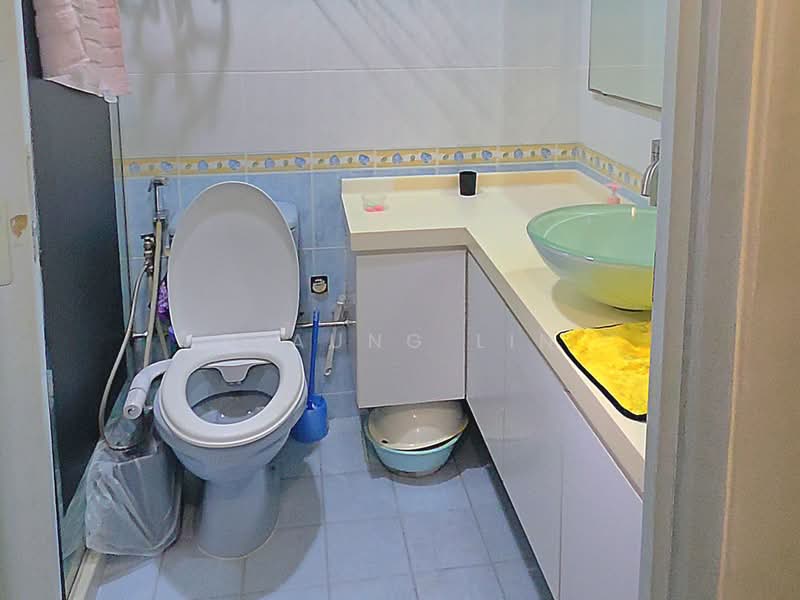 75B Redhill Road, 75B Redhill Road, 3 Bedrooms, 1,076 sqft, HDB Flat For Sale, by U Aung Lin, 500243876 - Bathroom - PropertyGuru.com.sg