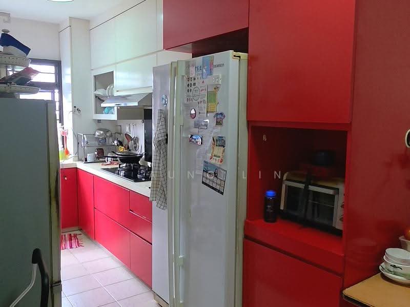 75B Redhill Road, 75B Redhill Road, 3 Bedrooms, 1,076 sqft, HDB Flat For Sale, by U Aung Lin, 500243876 - Kitchen - PropertyGuru.com.sg