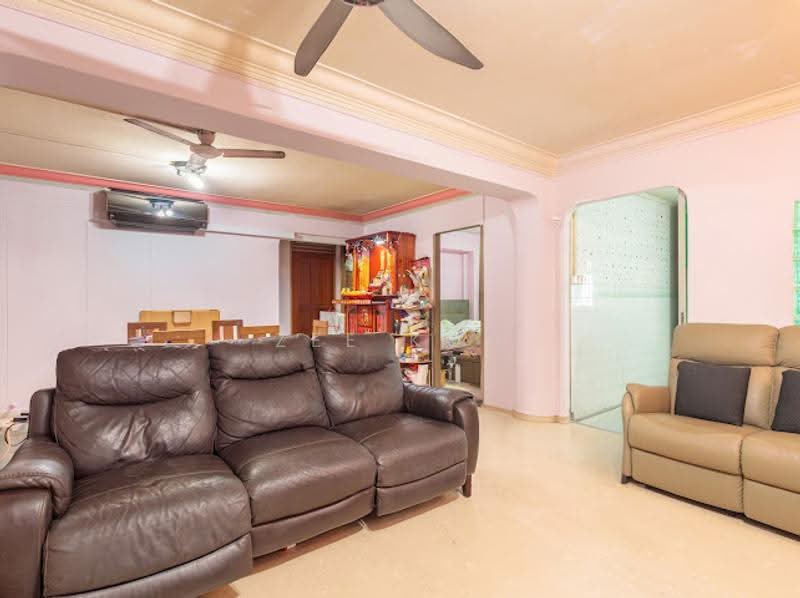 560 Pasir Ris Street 51, 560 Pasir Ris Street 51, 3 Bedrooms, 1,130 sqft, HDB Flat For Sale, by Zee Koh, 500243877 - Living Room - PropertyGuru.com.sg