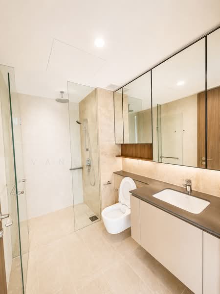 Norwood Grand, , 1 Bedroom, 495 sqft, Condominium For Rent, by Vanessa Ding, 500243900 - Bathroom - PropertyGuru.com.sg