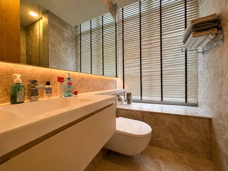 The Laurels @ Cairnhill Road, 38 Cairnhill Road, 2 Bedrooms, 1,001 sqft, Condominium For Sale, by Andy Seng, 500243902 - Bathroom - PropertyGuru.com.sg
