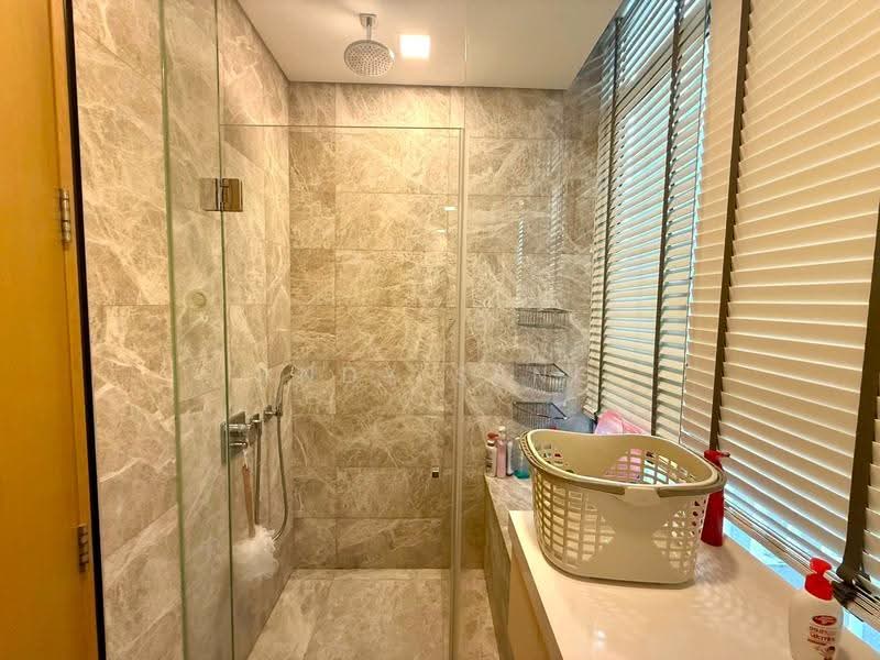 The Laurels @ Cairnhill Road, 38 Cairnhill Road, 2 Bedrooms, 1,001 sqft, Condominium For Sale, by Andy Seng, 500243902 - Bathroom - PropertyGuru.com.sg