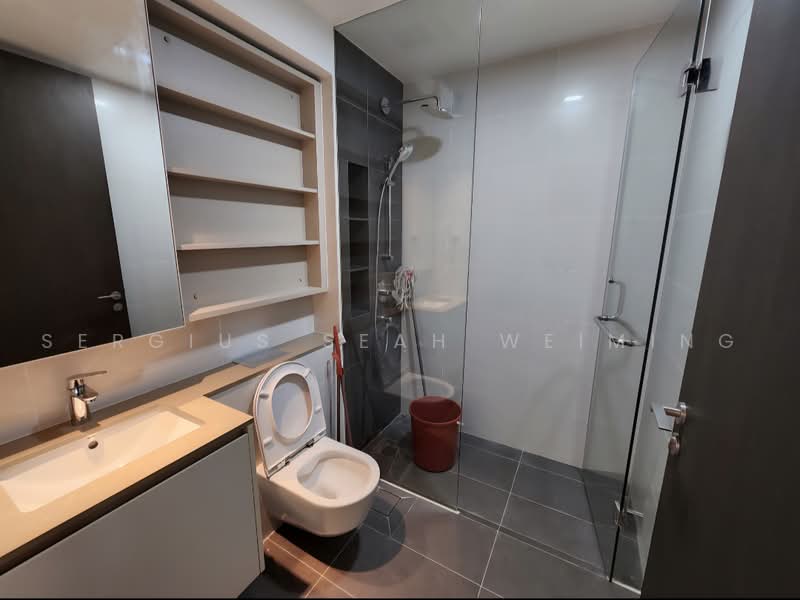 The Gazania, 17 How Sun Drive, 1 Bedroom, 463 sqft, Condominium For Sale, by Sergius Seah Weiming, 500243904 - Bathroom - PropertyGuru.com.sg