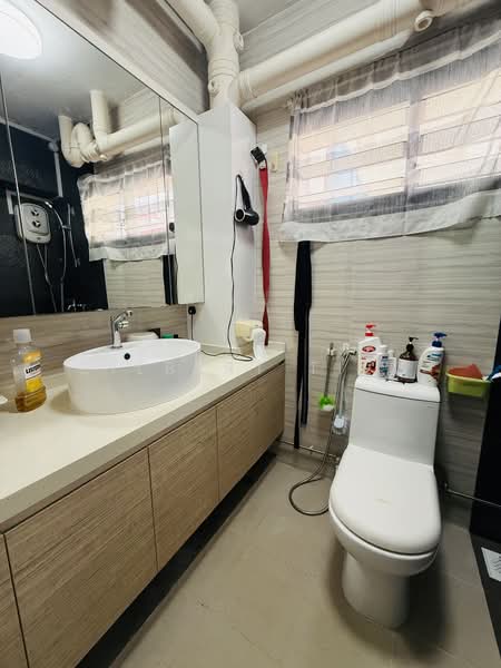 713 Tampines Street 71, 713 Tampines Street 71, Pasir Ris / Tampines, 3 Bedrooms, 1,076 sqft, HDB Flat For Sale, by Gilbert Tiew, 500243916 - Bathroom - PropertyGuru.com.sg
