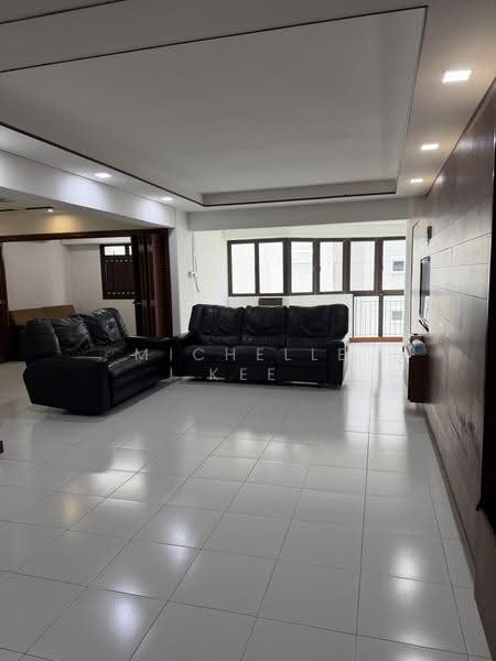 375 Hougang Street 31, 375 Hougang Street 31, 3 Bedrooms, 1,517 sqft, HDB Flat For Sale, by Michelle Kee, 500243919 - Living Room - PropertyGuru.com.sg