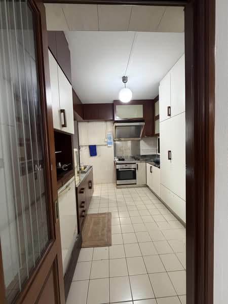 375 Hougang Street 31, 375 Hougang Street 31, 3 Bedrooms, 1,517 sqft, HDB Flat For Sale, by Michelle Kee, 500243919 - Kitchen - PropertyGuru.com.sg