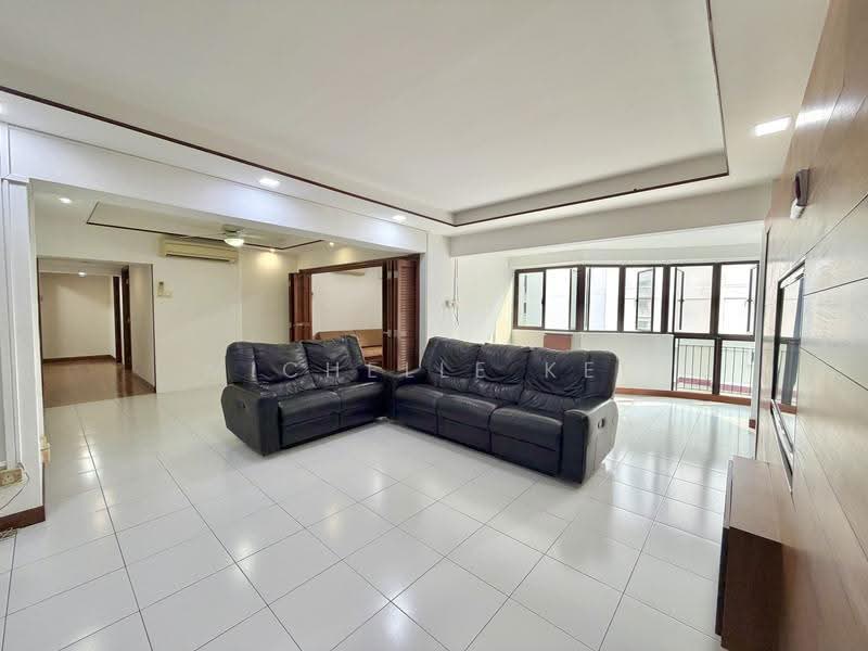 375 Hougang Street 31, 375 Hougang Street 31, Hougang / Punggol / Sengkang, 3 Bedrooms, 1,518 sqft, HDB Flat For Sale, by Michelle Kee, 500243919 - Living room - PropertyGuru.com.sg
