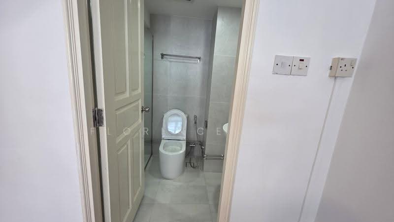 Shelford Regency, 65 Shelford Road, Newton / Novena, 3 Bedrooms, 1,302 sqft, Condominium For Rent, by Florence Loh, 500243930 - Bathroom - PropertyGuru.com.sg