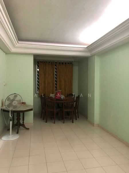 887A Tampines Street 81, 887A Tampines Street 81, 2 Bedrooms, 1,119 sqft, HDB Flat For Rent, by Alan Tan, 500243978 - Dining Room - PropertyGuru.com.sg