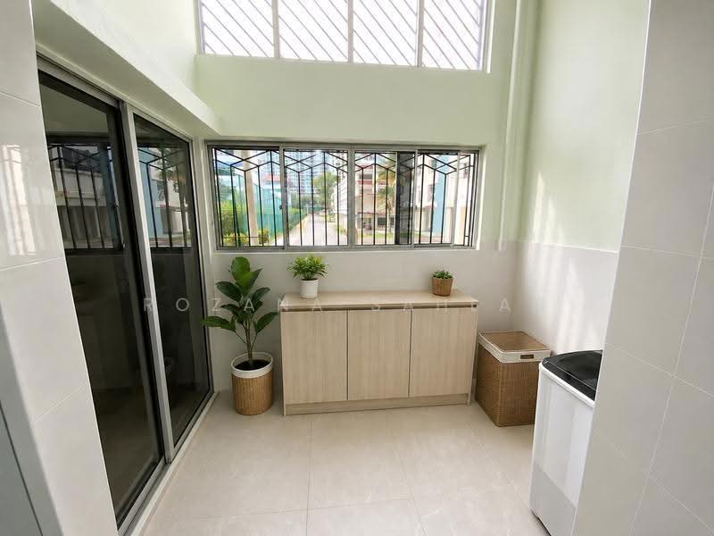362 Woodlands Avenue 5, 362 Woodlands Avenue 5, Admiralty / Woodlands, 4 Bedrooms, 1,550 sqft, HDB Flat For Sale, by Rozana Sahlan, 500243981 - Balcony - PropertyGuru.com.sg