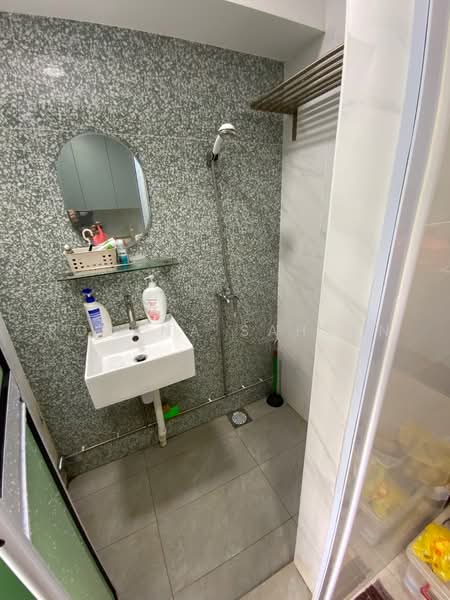 362 Woodlands Avenue 5, 362 Woodlands Avenue 5, Admiralty / Woodlands, 4 Bedrooms, 1,550 sqft, HDB Flat For Sale, by Rozana Sahlan, 500243981 - Bathroom - PropertyGuru.com.sg