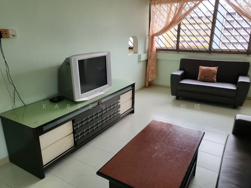 828 Yishun Street 81, 828 Yishun Street 81, 4 Bedrooms, 1,600 sqft, HDB Flat For Rent, by Kareen Tan 陳約廷, 500244008 - Living Room - PropertyGuru.com.sg