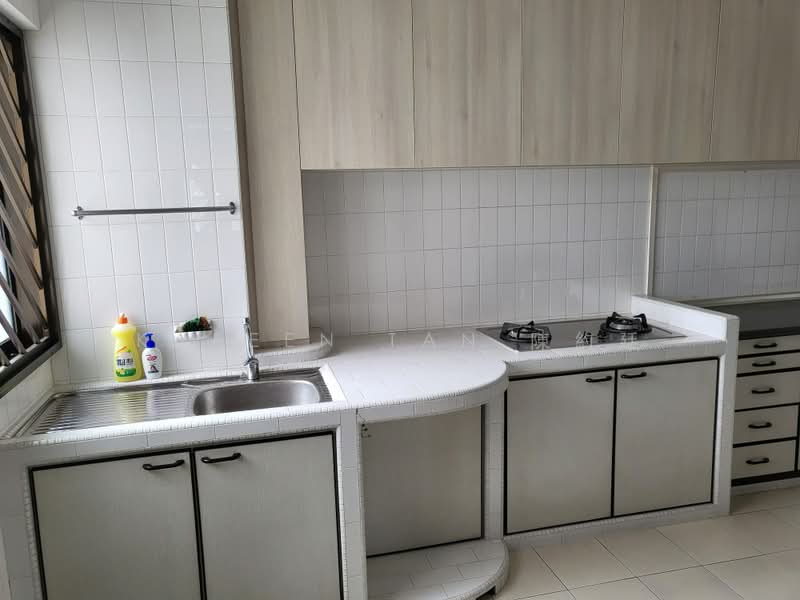828 Yishun Street 81, 828 Yishun Street 81, 4 Bedrooms, 1,600 sqft, HDB Flat For Rent, by Kareen Tan 陳約廷, 500244008 - Kitchen - PropertyGuru.com.sg