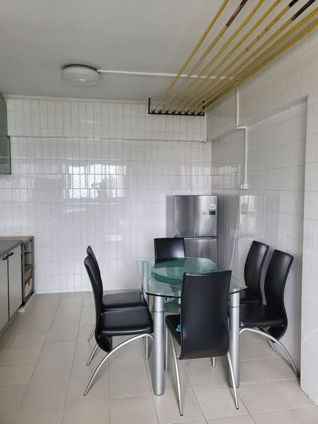 828 Yishun Street 81, 828 Yishun Street 81, 4 Bedrooms, 1,600 sqft, HDB Flat For Rent, by Kareen Tan 陳約廷, 500244008 - Dining Room - PropertyGuru.com.sg