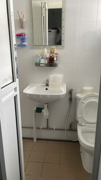 146 Potong Pasir Avenue 1, 146 Potong Pasir Avenue 1, Macpherson / Potong Pasir, Room Rental, 170 sqft, HDB Flat For Rent, by Stella Kuek, 500244017 - Bathroom - PropertyGuru.com.sg
