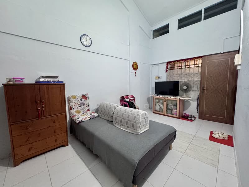 106 Hougang Avenue 1, 106 Hougang Avenue 1, 2 Bedrooms, 872 sqft, HDB Flat For Rent, by Yumi Leong, 500244021 - Living Room - PropertyGuru.com.sg