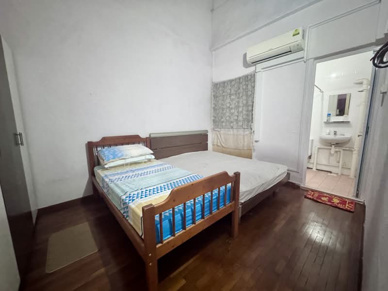 106 Hougang Avenue 1, 106 Hougang Avenue 1, 2 Bedrooms, 872 sqft, HDB Flat For Rent, by Yumi Leong, 500244021 - Bedroom - PropertyGuru.com.sg