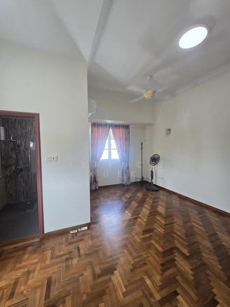 LORONG LEW LIAN, Lorong Lew Lian, Hougang / Punggol / Sengkang, 6 Bedrooms, 3,200 sqft, Semi-Detached House For Rent, by Terence Kuek, 500244024 - PropertyGuru.com.sg