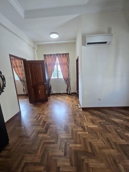 LORONG LEW LIAN, Lorong Lew Lian, Hougang / Punggol / Sengkang, 6 Bedrooms, 3,200 sqft, Semi-Detached House For Rent, by Terence Kuek, 500244024 - PropertyGuru.com.sg