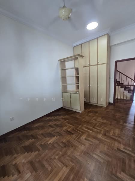 LORONG LEW LIAN, Lorong Lew Lian, Hougang / Punggol / Sengkang, 6 Bedrooms, 3,200 sqft, Semi-Detached House For Rent, by Terence Kuek, 500244024 - PropertyGuru.com.sg