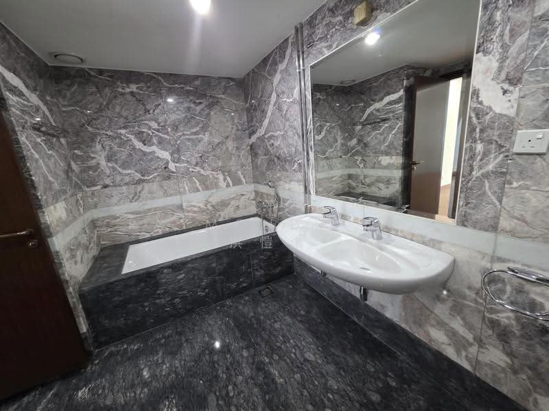 Riverside 48, 48 Robertson Quay, Orchard / River Valley, 1 Bedroom, 732 sqft, Apartment For Rent, by Raymond Ang 洪愷鴻, 500244032 - Bathroom - PropertyGuru.com.sg