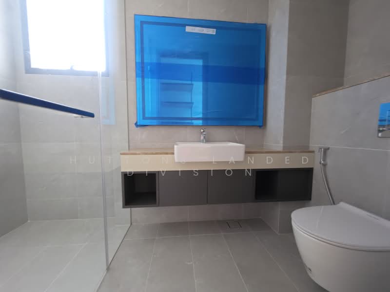 Best Value Buy for a Brand New 999 years Leasehold Corner Terrace!, , 5 Bedrooms, 4,800 sqft, Corner Terrace For Sale, by JASON LAW, 500244033 - Bathroom - PropertyGuru.com.sg