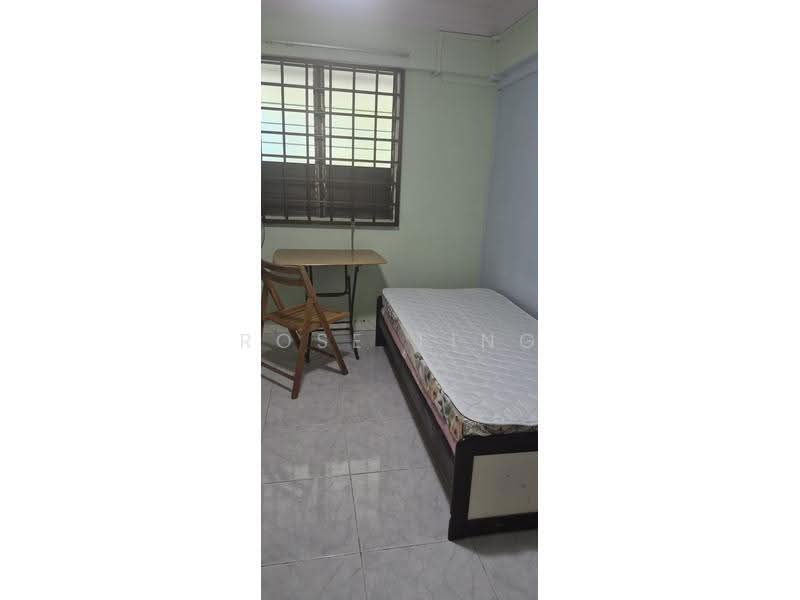 549 Ang Mo Kio Avenue 10, 549 Ang Mo Kio Avenue 10, Room Rental, 150 sqft, HDB Flat For Rent, by Rose Ting, 500244038 - Bedroom - PropertyGuru.com.sg