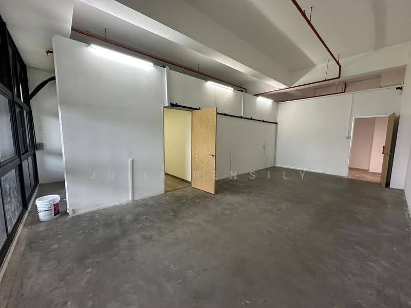 Primz Bizhub, 21 Woodlands Close singapore, 947 sqft, Light Industrial (B1) For Sale, by Julia Bensily, 500244042 - Warehouse / Storage side - CommercialGuru.com.sg
