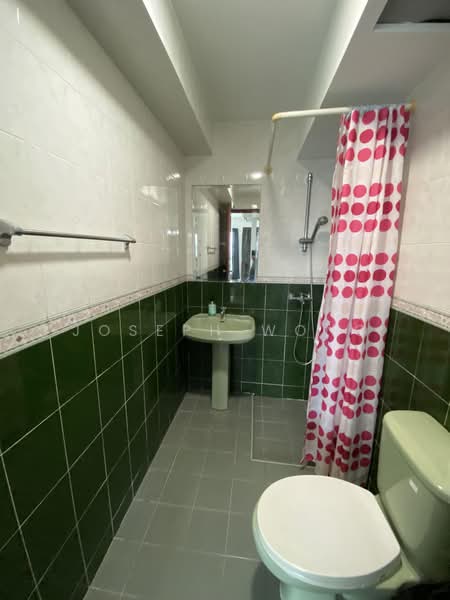 Melville Park, 24 Simei Street 1, 3 Bedrooms, 1,044 sqft, Apartment For Rent, by Joseph Wong, 500244055 - Bathroom - PropertyGuru.com.sg