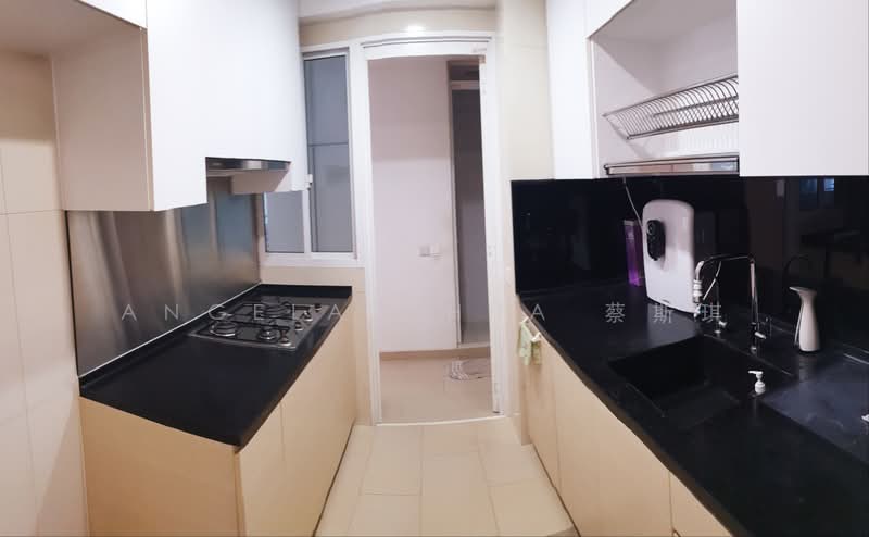 Waterview, 81 Tampines Avenue 1, 4 Bedrooms, 1,195 sqft, Condominium For Sale, by Angela Chua 蔡斯琪, 500244057 - Kitchen - PropertyGuru.com.sg