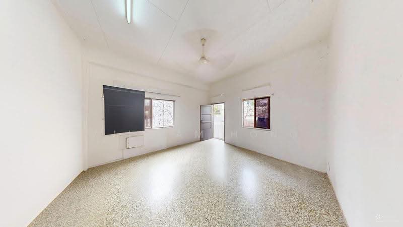 2-storey Original Charm Semi-D Near Serangoon MRT, Nex, Maris Stella & PLMGS, Freehold Semi-D Near Serangoon MRT, Nex & Maris Stella & PLMGS, Hougang / Punggol / Sengkang, 4 Bedrooms, 2,511 sqft, Semi-Detached House For Sale, by William Hong, 500244061 - Interior - PropertyGuru.com.sg
