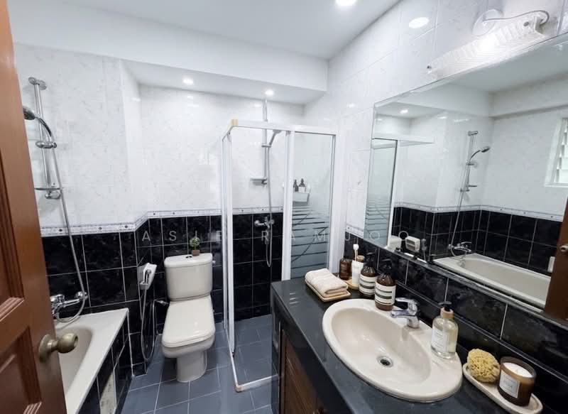 Melville Park, 12 Simei Street 1, 3 Bedrooms, 1,475 sqft, Apartment For Sale, by Asif Ramjoo, 500244065 - Bathroom - PropertyGuru.com.sg