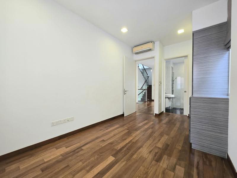 Serangoon Garden Estate, 71 Huddington Avenue, 4 Bedrooms, 2,160 sqft, Corner Terrace For Rent, by Sylvester Soon, 500244092 - Interior - PropertyGuru.com.sg